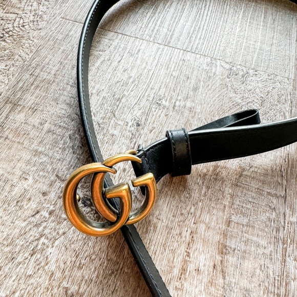 Gucci LEATHER BELT WITH DOUBLE G BUCKLE - Picture 2 of 3